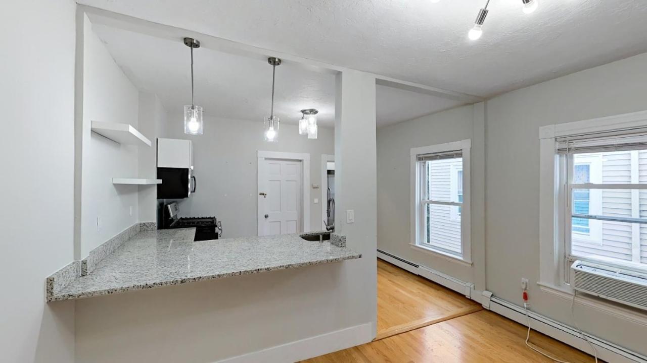 Renovated, 10 Min From The City Boston Exterior foto