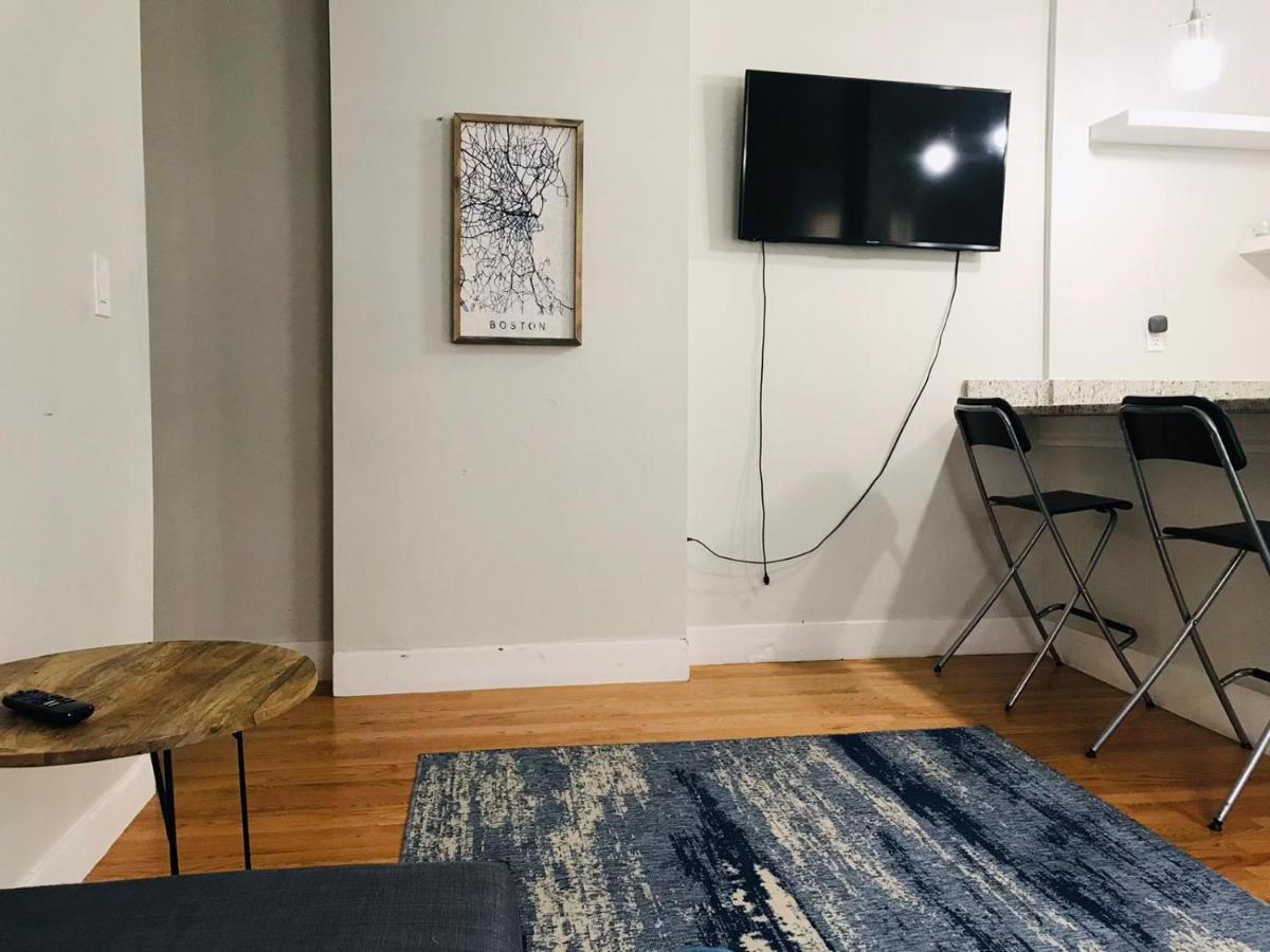Renovated, 10 Min From The City Boston Exterior foto